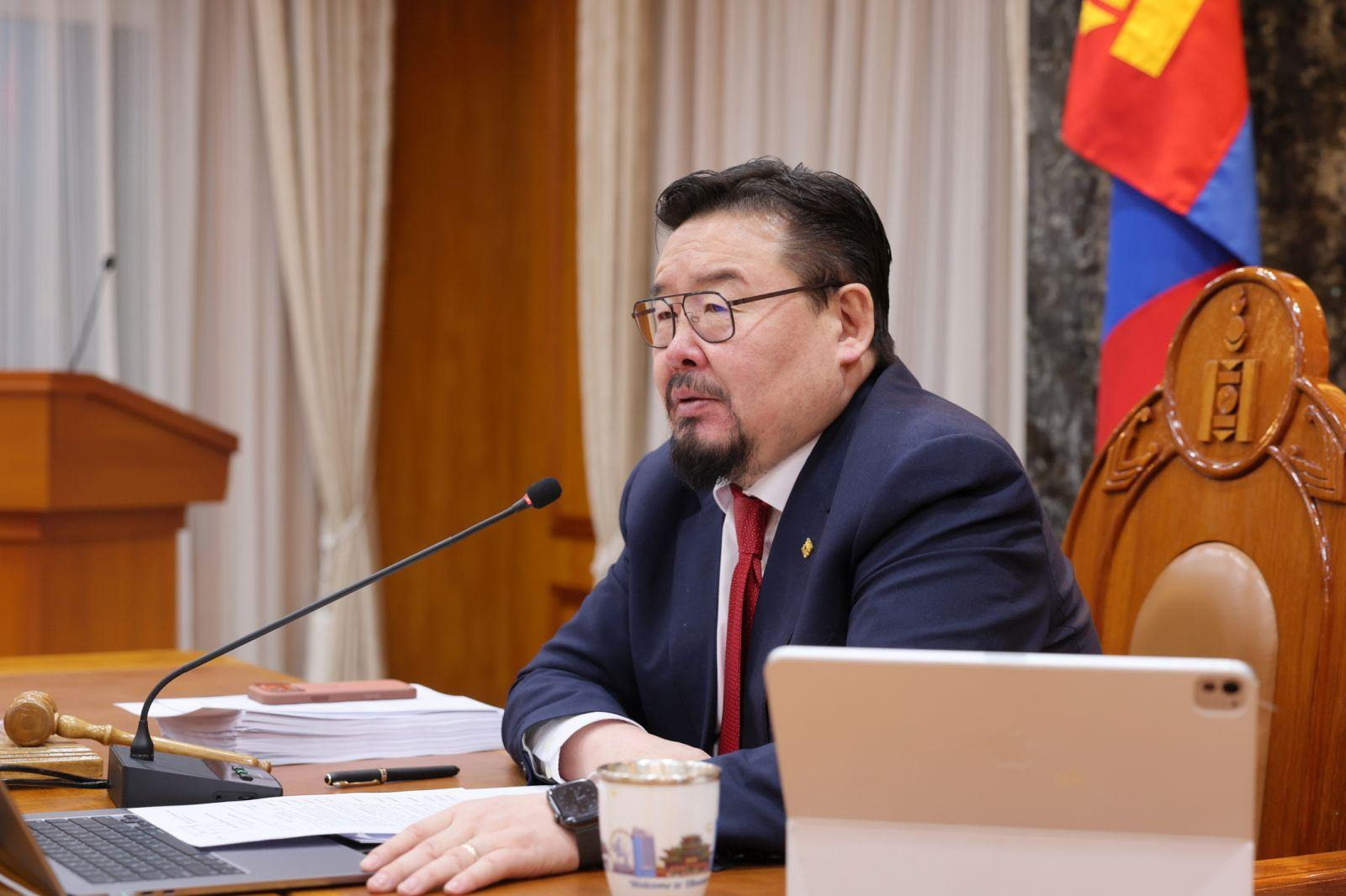 Монголоос өөр хэл дээр нэрлэгдэж буй газар зүйн нэрийг шинэчилж батлуулна